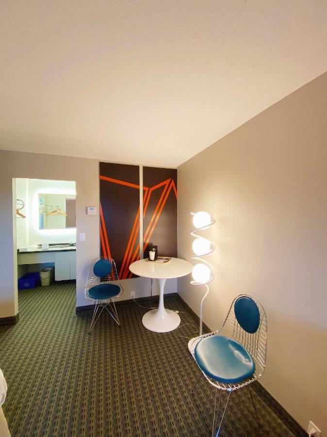 Howard Johnson by Wyndham Gravenhurst Exteriör bild