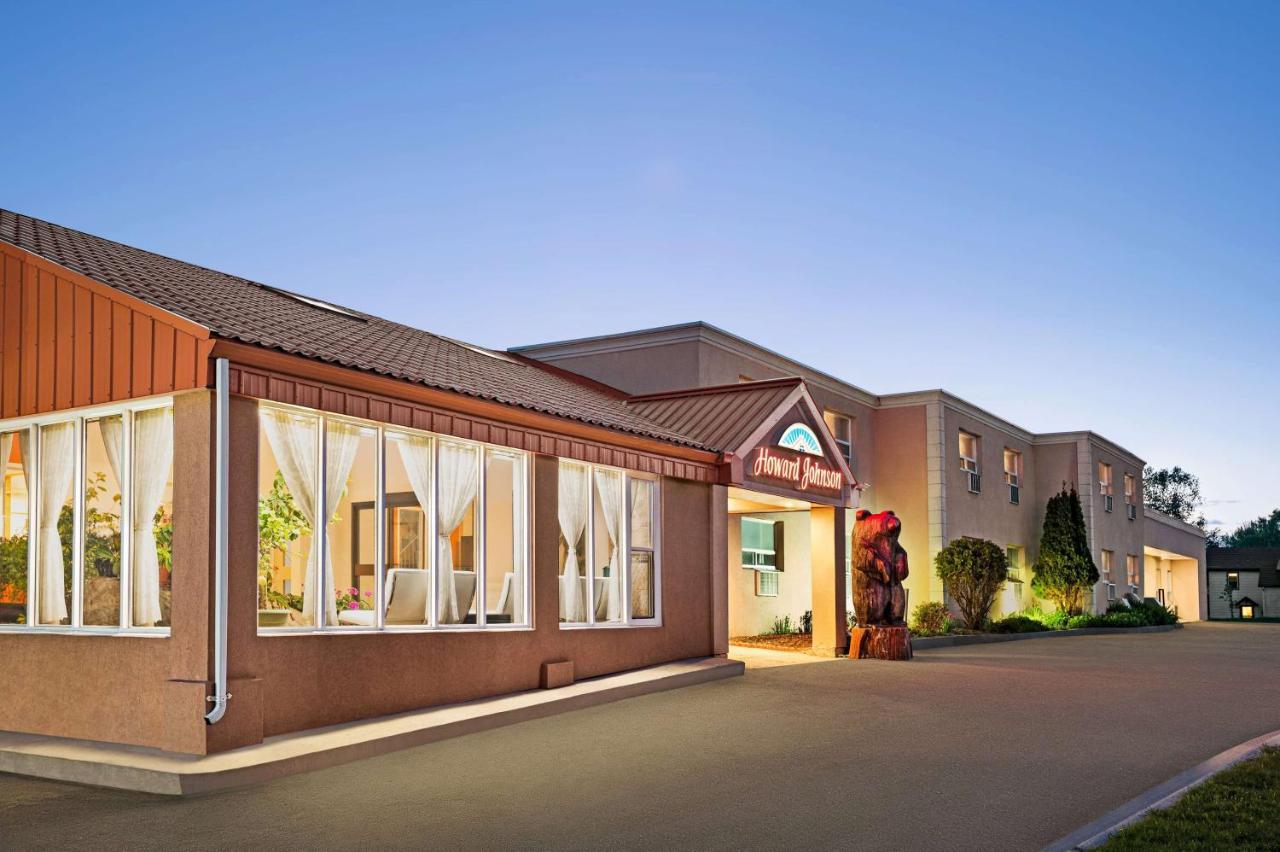 Howard Johnson by Wyndham Gravenhurst Exteriör bild